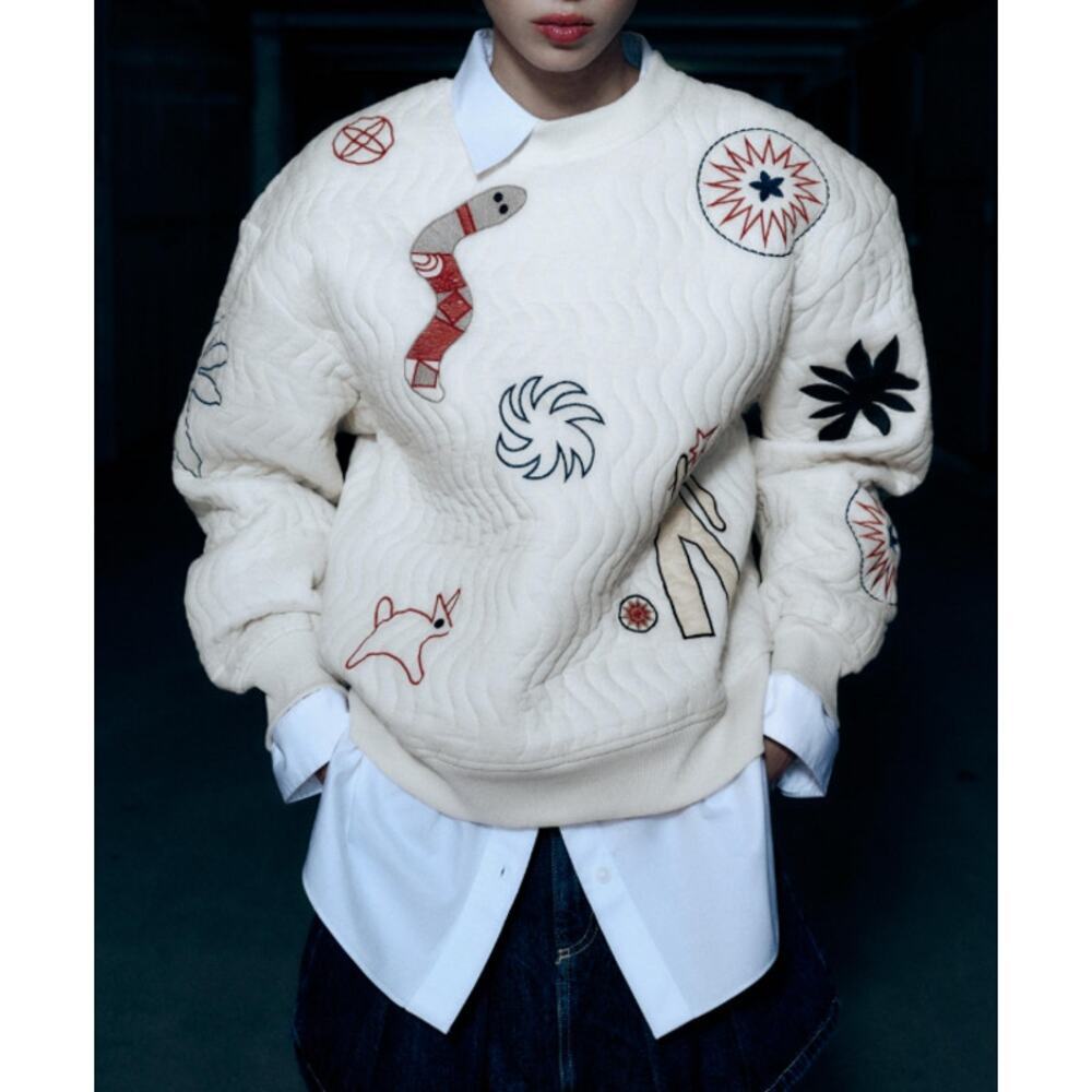 Zara Abstract Embroidered Quilted Sweatshirt Cream Beige Size Medium NWOT